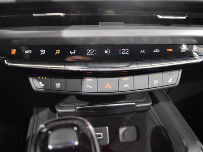 صورة 13 لـ 2025 Cadillac XT4