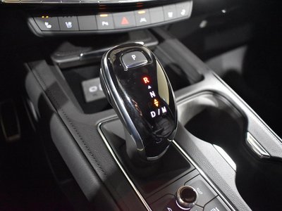 صورة 15 لـ 2025 Cadillac XT4