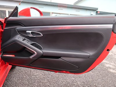 2017 Porsche 718 thumbnail 33
