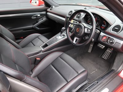 2017 Porsche 718 thumbnail 30