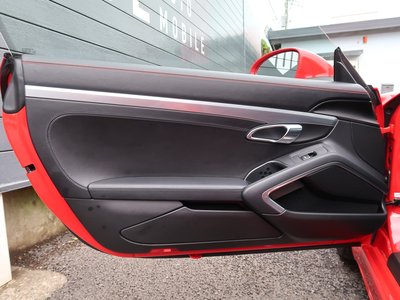 2017 Porsche 718 thumbnail 32