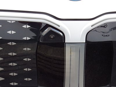 2026 BMW IX2 thumbnail 17