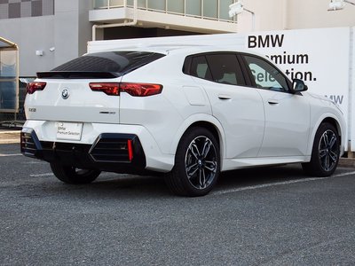 2026 BMW IX2 photo 8