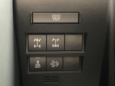 2025 Toyota LAND CRUISER 300 缩略图 40