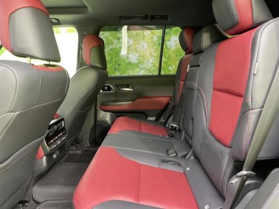 2025 Toyota LAND CRUISER 300 缩略图 8