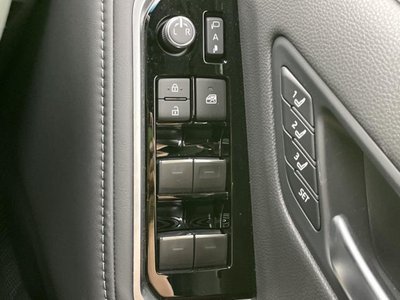 2025 Toyota LAND CRUISER 300 缩略图 28