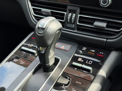 2023 Porsche MACAN thumbnail 42
