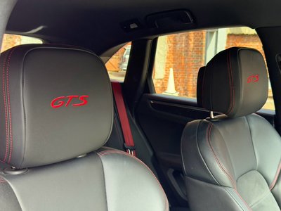 2023 Porsche MACAN thumbnail 32