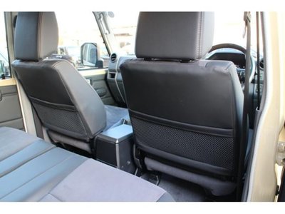 صورة 31 لـ 2025 Toyota LAND CRUISER 70