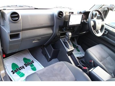 صورة 44 لـ 2025 Toyota LAND CRUISER 70
