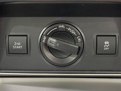 2023 Toyota LAND CRUISER PRADO thumbnail 38