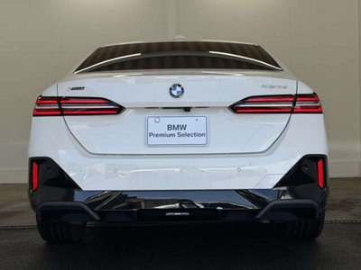 2025 BMW 5 SERIES 照片 6