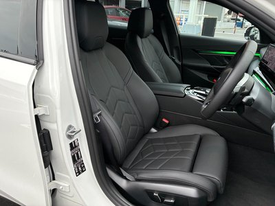 2025 BMW 5 SERIES 照片 13