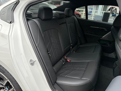 2025 BMW 5 SERIES 照片 14