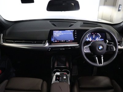 صورة 15 لـ 2024 BMW X1