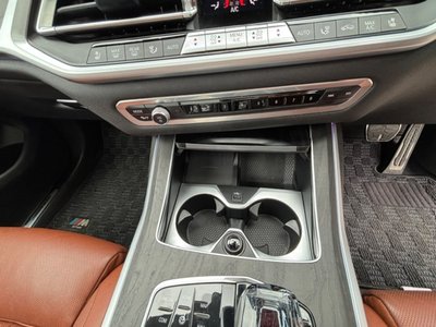 2021 BMW X7 thumbnail 39
