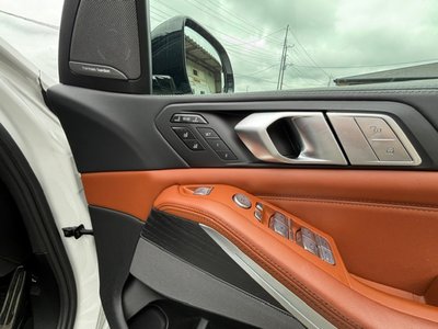 2021 BMW X7 thumbnail 35
