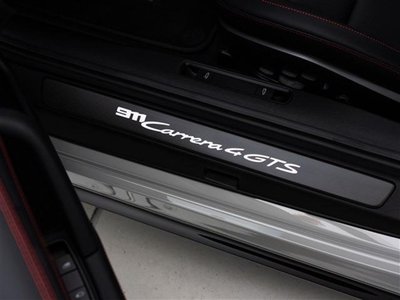 2024 Porsche 911 photo 16