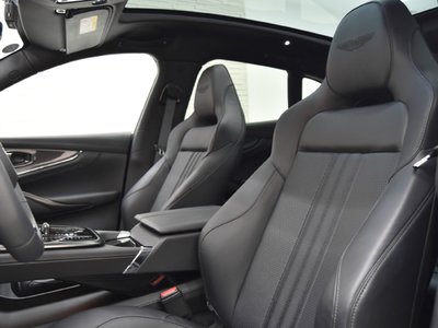 2025 Aston Martin DBX 照片 9