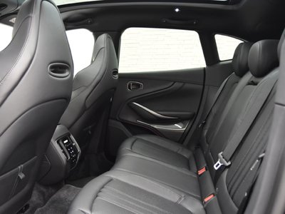 2025 Aston Martin DBX 照片 13