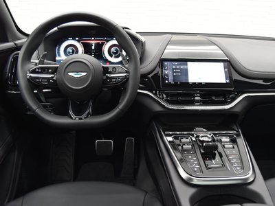 2025 Aston Martin DBX 照片 12