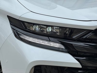 2025 Toyota VELLFIRE photo 12