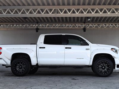 2020 Toyota TUNDRA photo 6