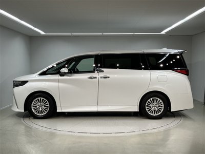 2025 Toyota ALPHARD photo 3