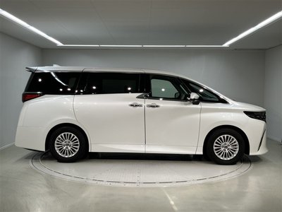 2025 Toyota ALPHARD photo 4