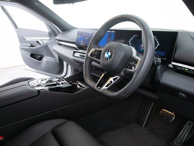 صورة مصغرة 45 لـ 2025 BMW 5 SERIES TOURING