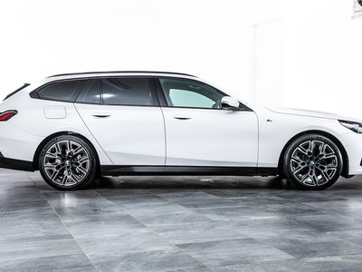 صورة مصغرة 18 لـ 2025 BMW 5 SERIES TOURING