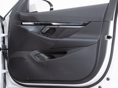صورة مصغرة 69 لـ 2025 BMW 5 SERIES TOURING