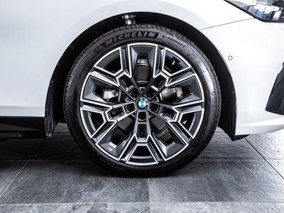 صورة مصغرة 38 لـ 2025 BMW 5 SERIES TOURING
