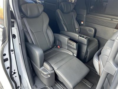 صورة 36 لـ 2024 Toyota ALPHARD