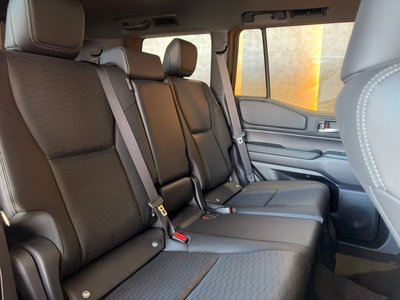 صورة 42 لـ 2025 Toyota LAND CRUISER 250