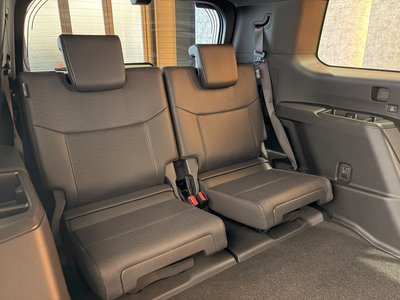 صورة 47 لـ 2025 Toyota LAND CRUISER 250