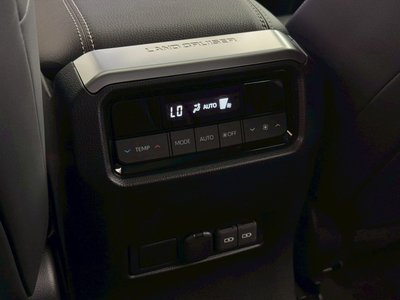 صورة 44 لـ 2025 Toyota LAND CRUISER 250
