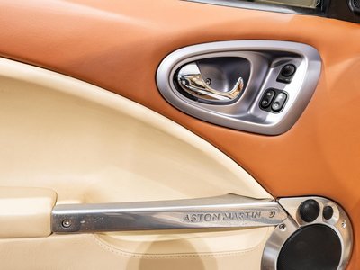 صورة 25 لـ 2003 Aston Martin V12 VANQUISH