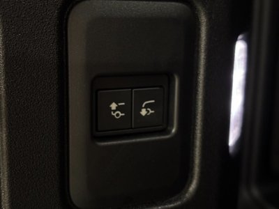 2023 LAND Rover DEFENDER thumbnail 48