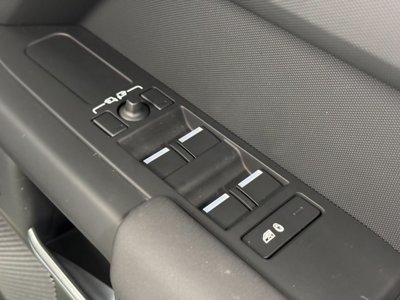 2023 LAND Rover DEFENDER thumbnail 30