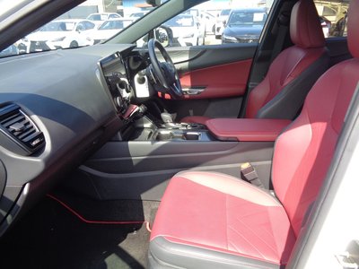 صورة 11 لـ 2025 Lexus NX