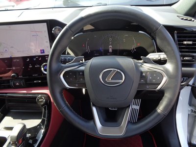 صورة 40 لـ 2025 Lexus NX