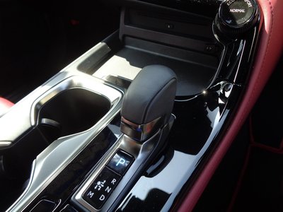 صورة 33 لـ 2025 Lexus NX