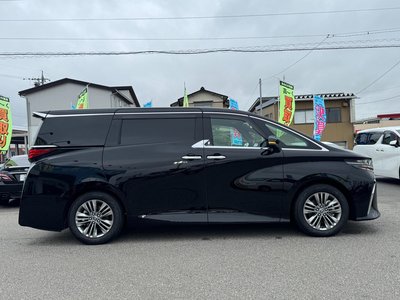2025 Toyota ALPHARD photo 14