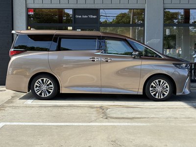 صورة 79 لـ 2023 Toyota ALPHARD
