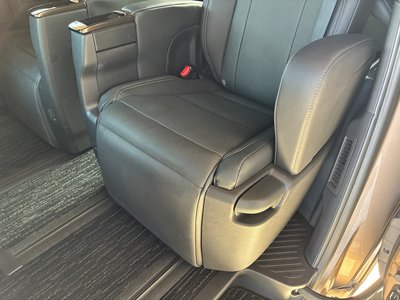 صورة 46 لـ 2023 Toyota ALPHARD