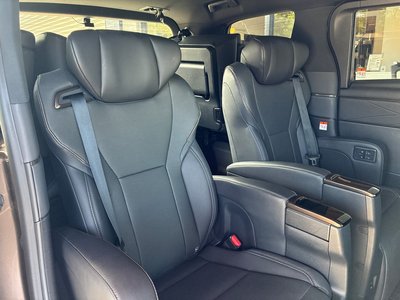 صورة 41 لـ 2023 Toyota ALPHARD