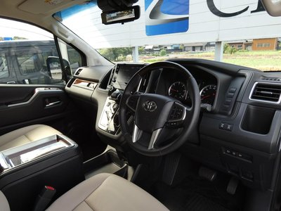 2023 Toyota GRAND ACE — миниатюра 25