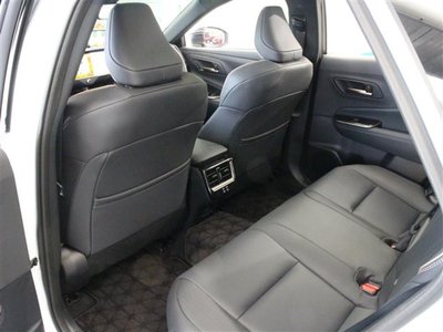 صورة 40 لـ 2025 Toyota CROWN ESTATE