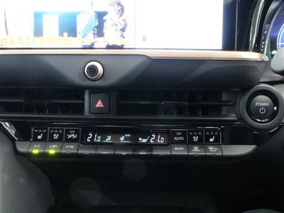 صورة 29 لـ 2025 Toyota CROWN ESTATE